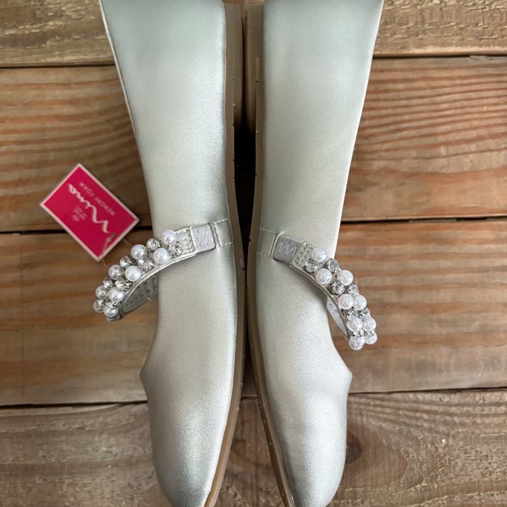 Nina Girl's Silver Leather Kid's Flat Dress Shoe Pearl Beaded Strap NEW Size 3M - Picture 5 of 10